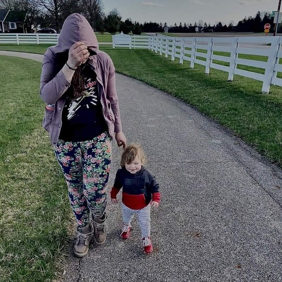 Hello internet, it's me, Emily - Picture 3 of 4